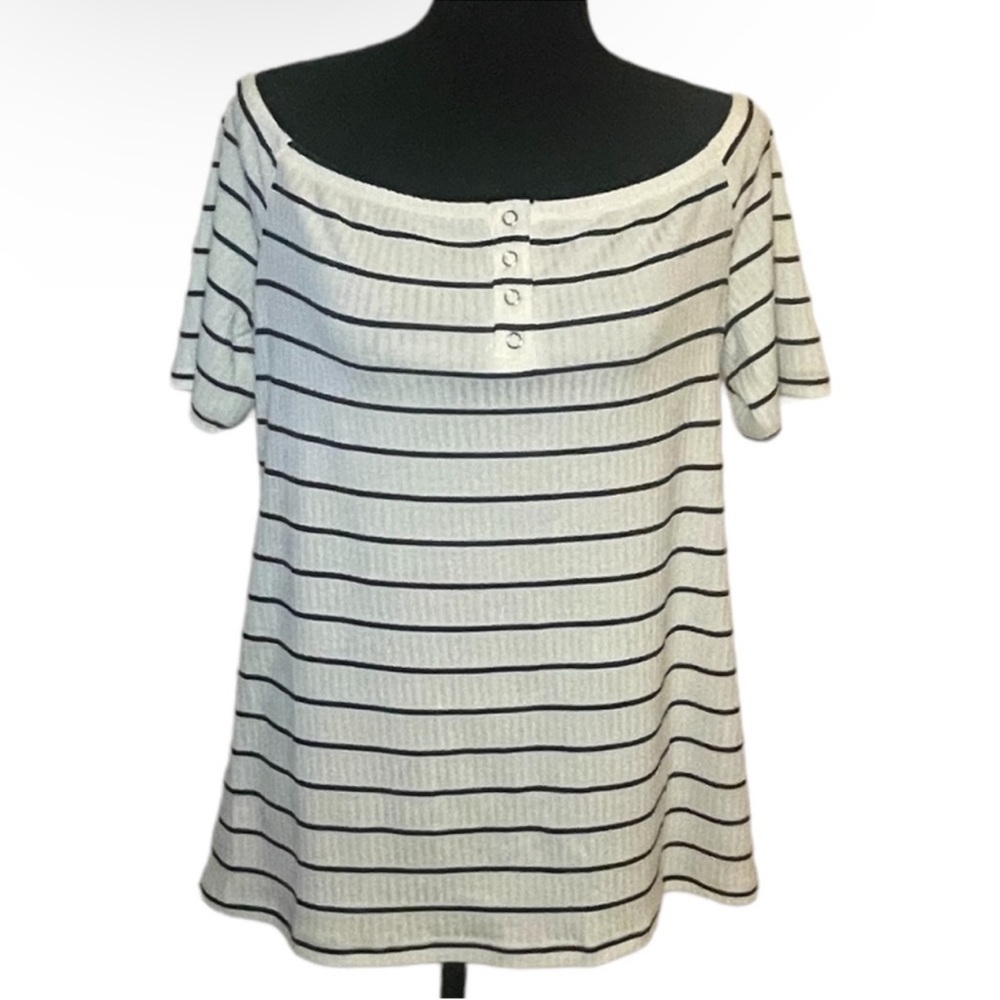 TORRID 1 Plus Size White Black Stripe Ribbed Off-Shoulder Henley Short Sleeve 1X - Picture 9 of 14